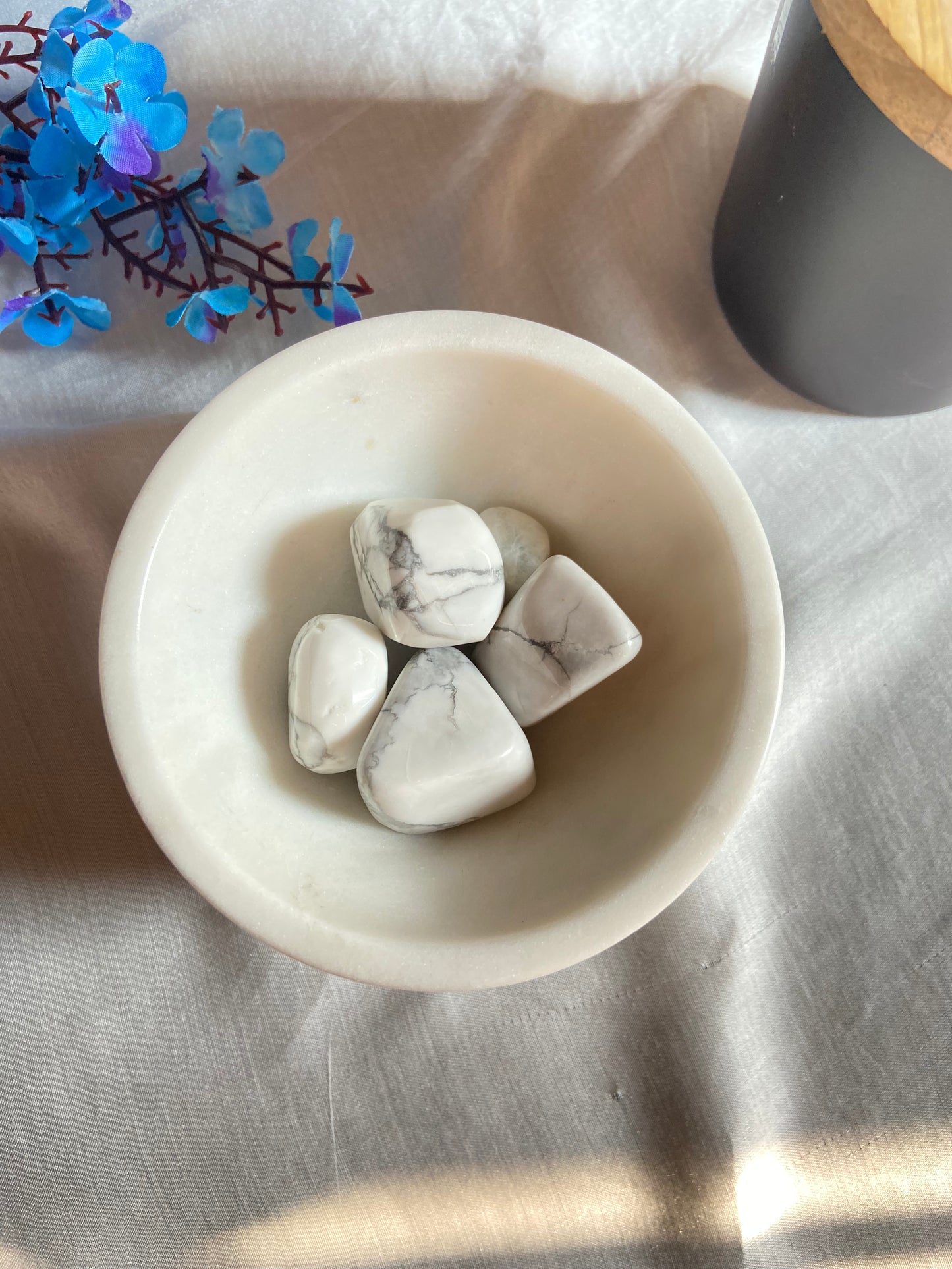 Howlite tumbles